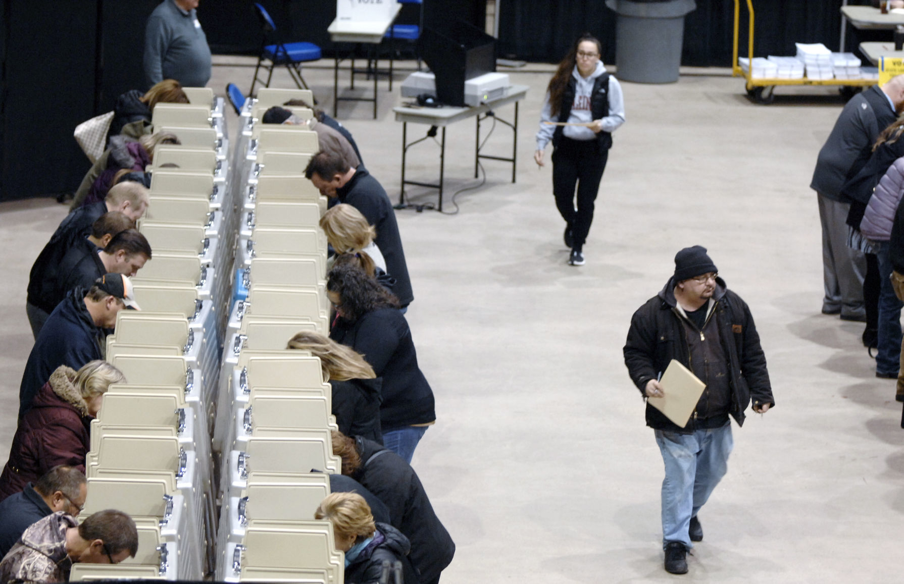110718-nws-bismarck-voting-1